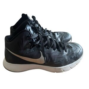 {Nike} basketball shoes